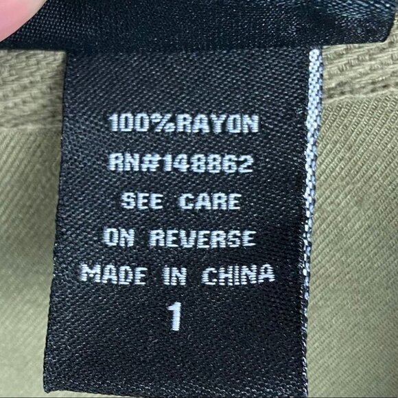 Torrid Army Green Twill Shirt Floral Embroidery Size 1X Bohemian Shirt Boho Top - Picture 8 of 12